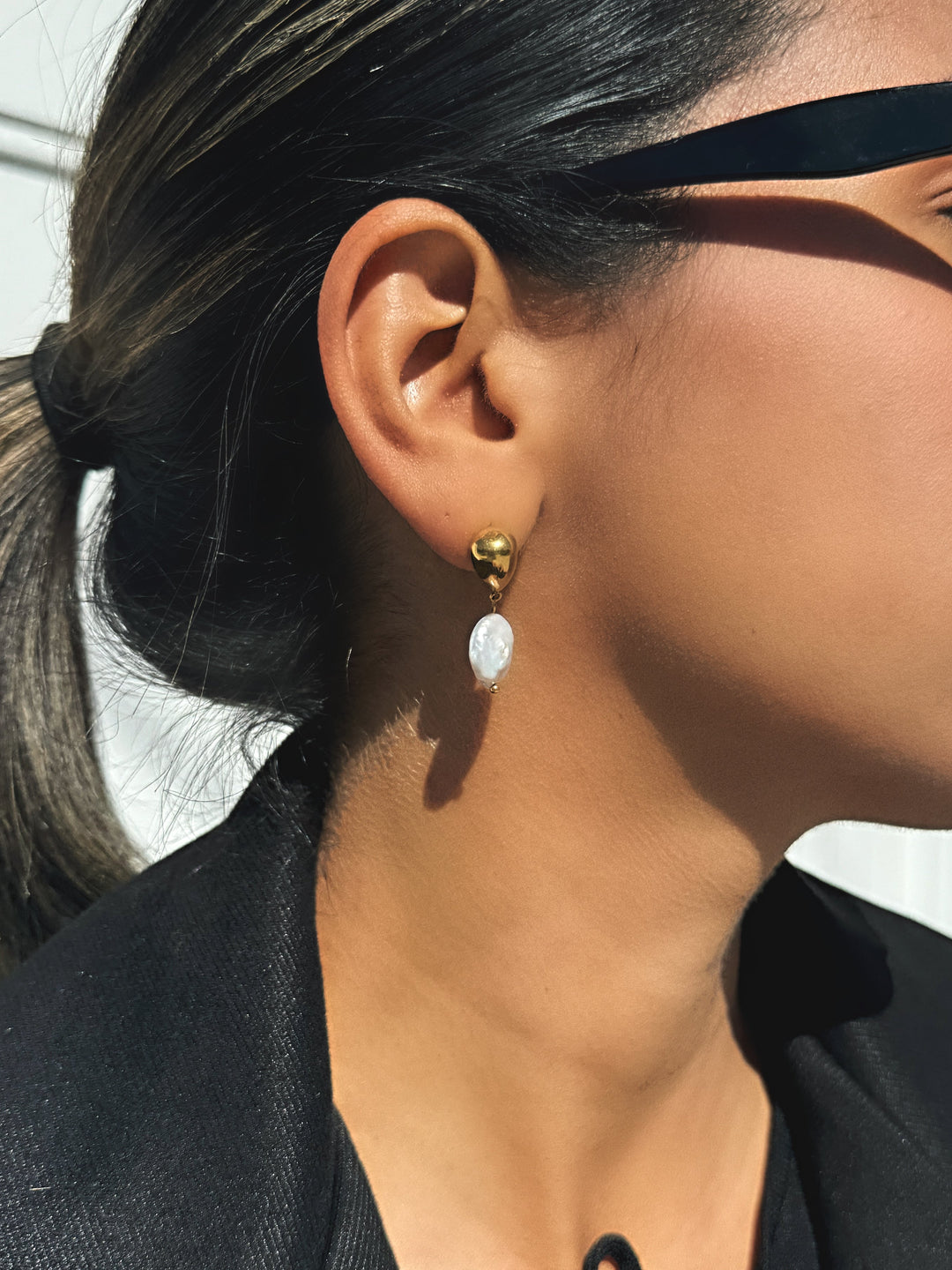 Genevie Pearl Earrings - Earrings
